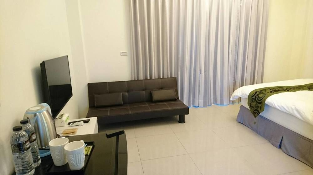 Catnap Hotel Луодонг Екстериор снимка